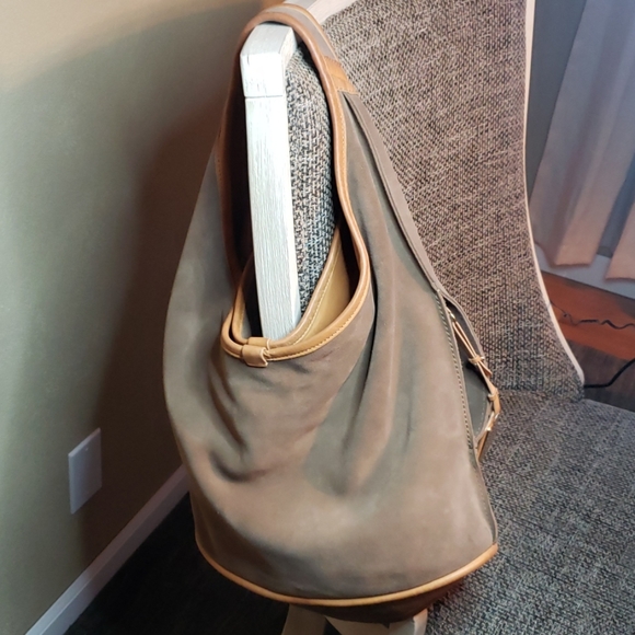 Ugg Hobo - Picture 3 of 8